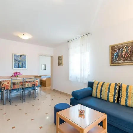 Apartament Partelj *